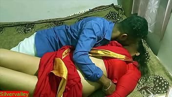 Punjab Hot Cougar Aunty Merry Christmas day sex with dish boy ! desi Xmas sex with red saree