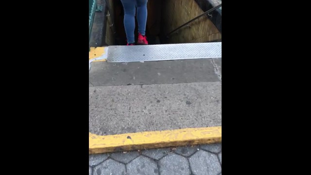 MUST WATCH candid gigantic ass pawg jeans