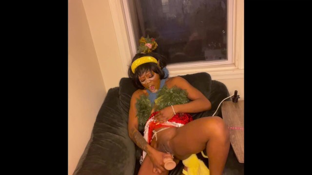 Erotic african forest elf squirts and screams on Santa’s penis