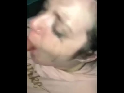 Hard Facefucking/swallow