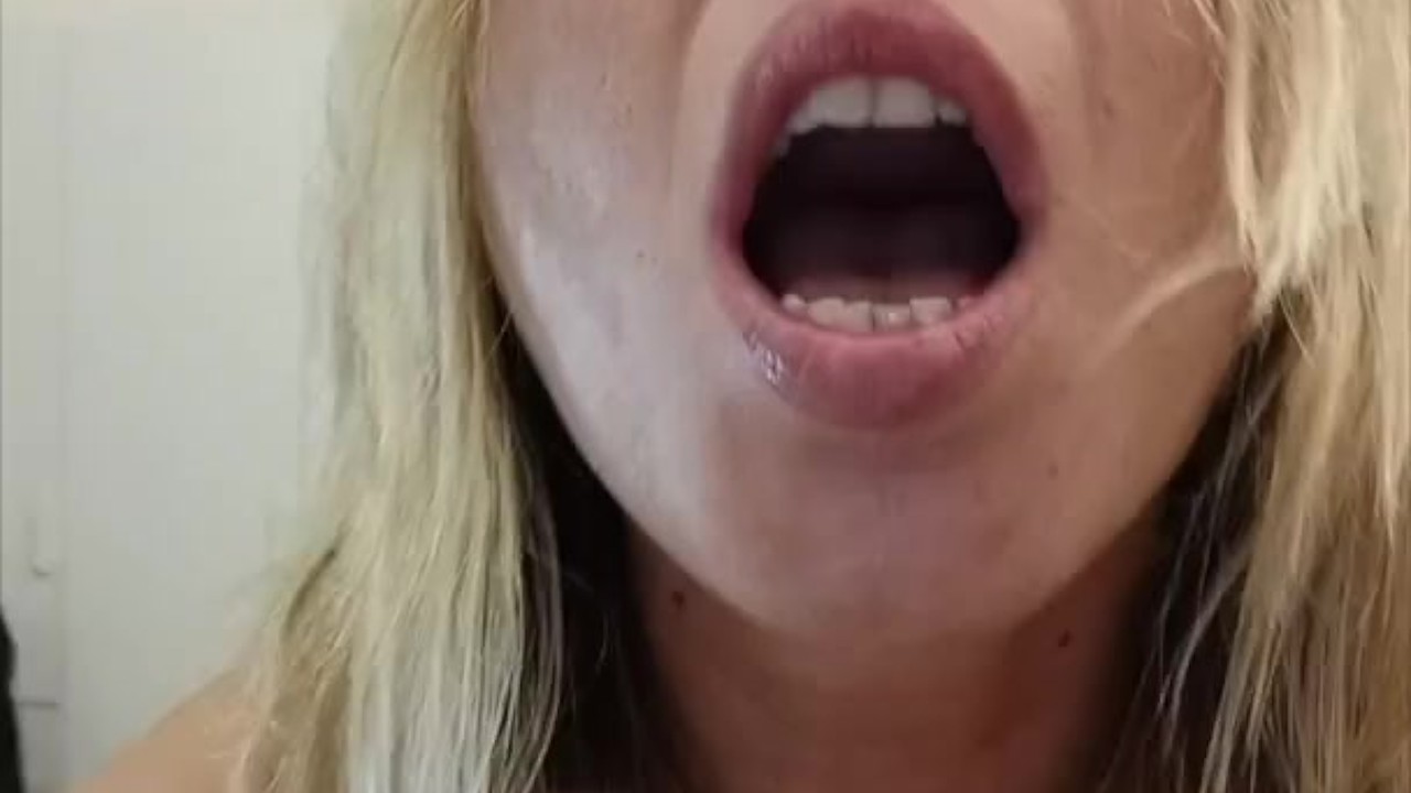 Virgin Women's Facial Expressions of Satisfaction during Insane Real Amateur Female Orgasm