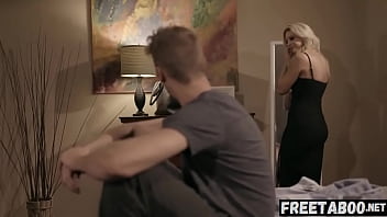 Bae Cougar India Summer Getting Catfished & Exploited Inside Sex By Her Stepson - Full Video On FreeTaboo.Net