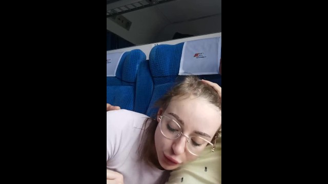 Turned On gf give me fellatio while going by train