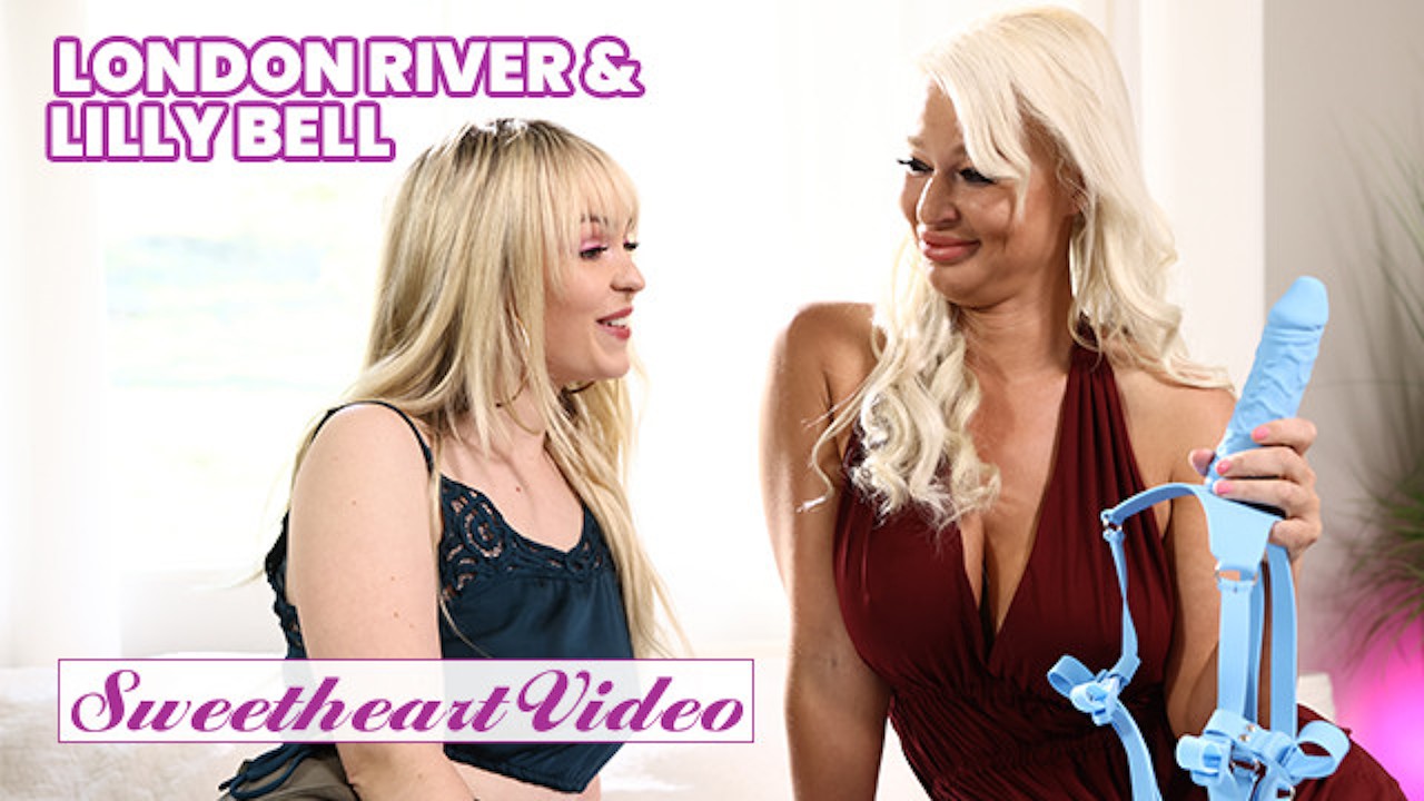 Sweet Heart Scene - London River Is More Than Happy To Performance To Lilly Bell How To Use A Strap On