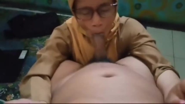 Bu guru hijabers nyepong