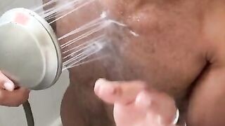 SHOWER HOT NUDIST ROCK MERCURY SCRUBS PORNSTAR BUTT RINSING OFF THICK PUBES AND HUMONGOUS COCK