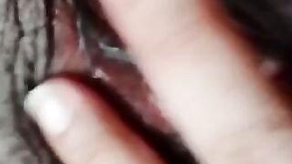 Kinky snatch Beauty fingers part 2