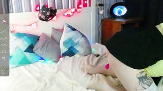 Turned On Web Webcam Camgirl Plays with Her Sex Vibrator on the Stream